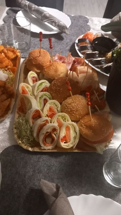 Kucharka.  Catering  obsluga