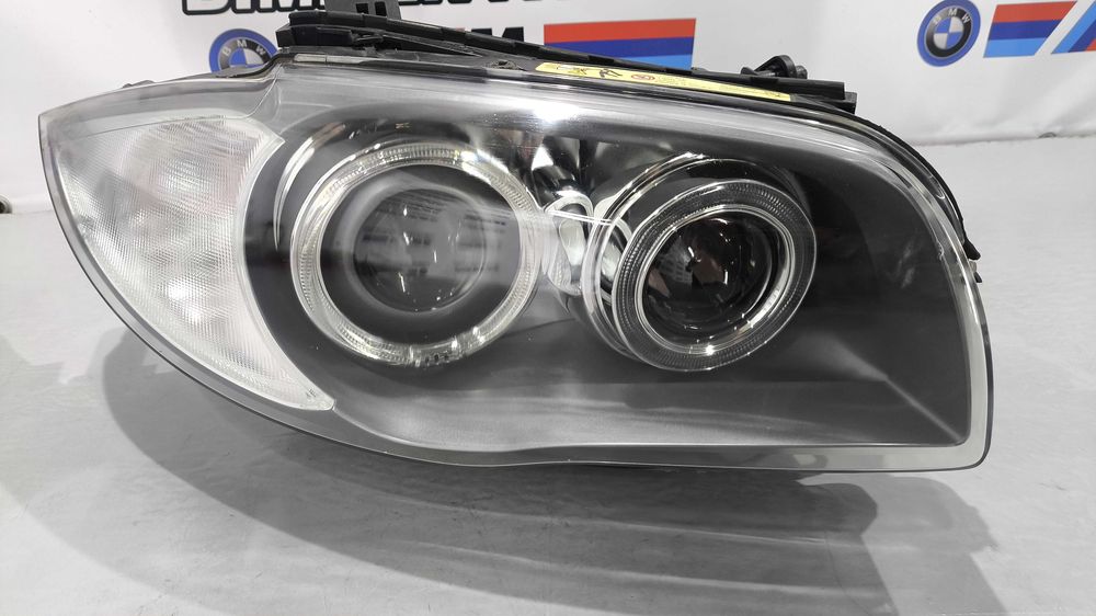 Farol BMW Serie 1 (E81/E82/E87/E88) Direito Xenon Pré-LCI Com Angel Eyes