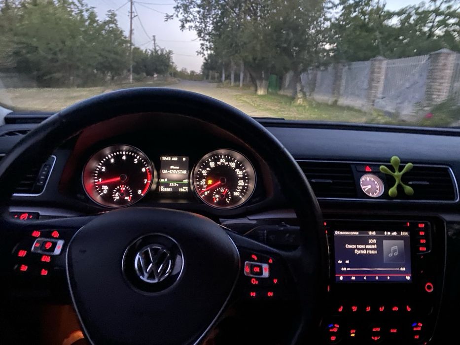 Продам Volkswagen Passat 2017