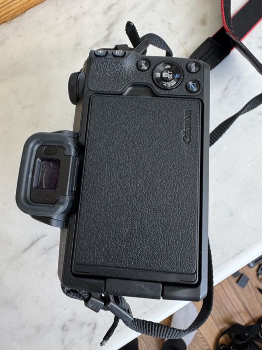 Фотоапарат Canon EOS M50 та аксесуари до нього