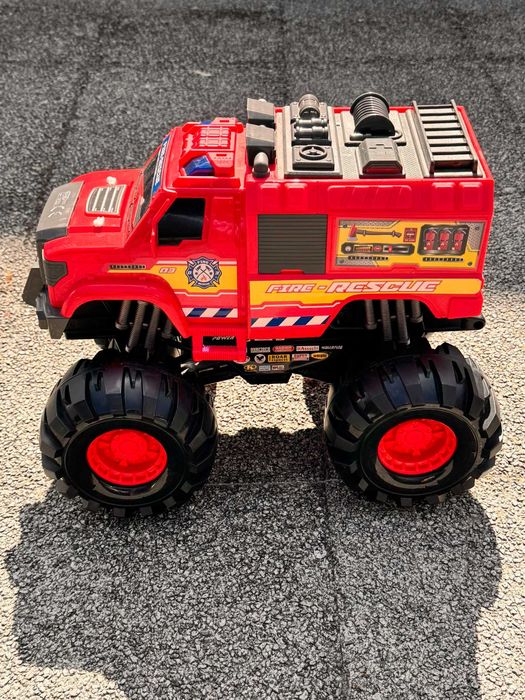 Pack Brinquedos Criança – Cozinha Madeira + Carrinho MOITO + Monster Truck Bombeiros