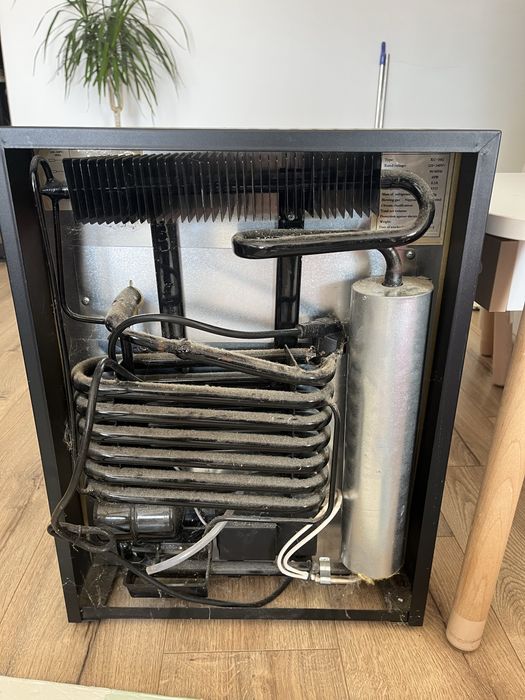 Продам маленький холодильник