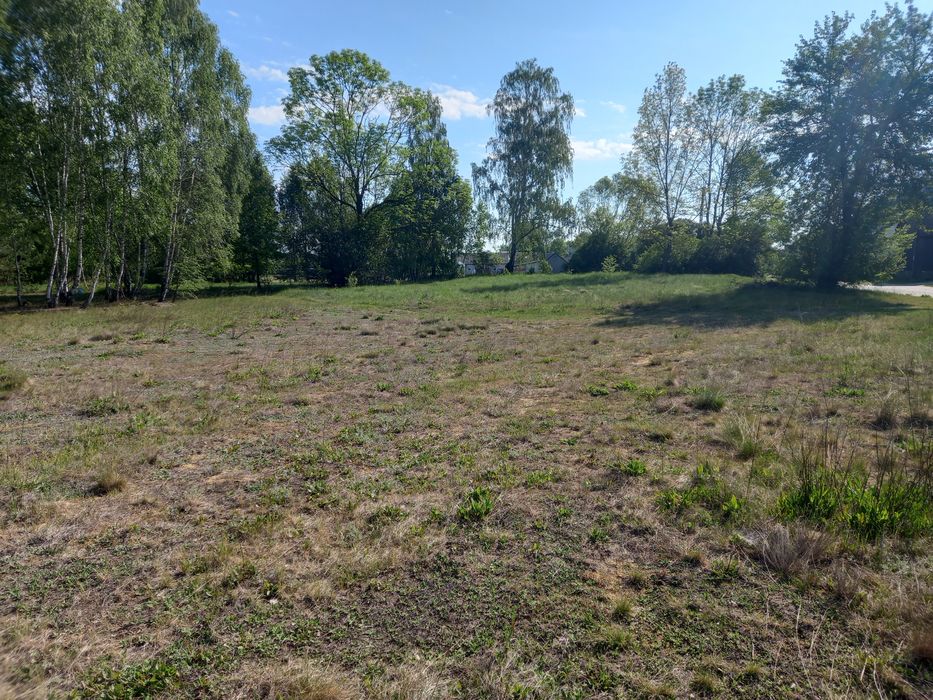 Sprzedam działkę budowlaną 1000 m² położoną w miejscowości Łukówiec gmina Parysów. Na działce jest prąd i woda. Wydane warunki zabudowy. - Widok 2