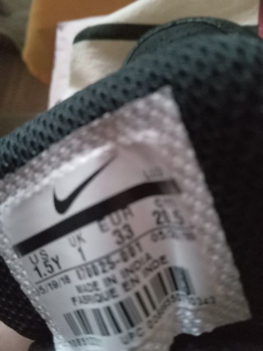 Фірмові кросівки Nike 33 розміру
