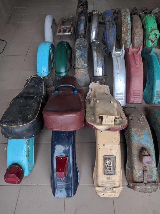 Продам крила передні і задні.