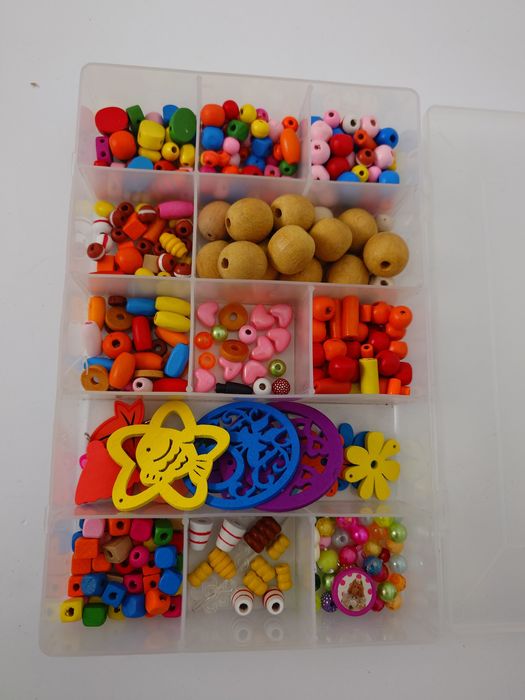 Koraliki drewniane kolorowe koraliki