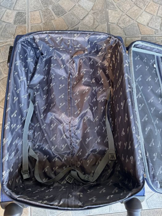 Walizka granatowa na kółkach Suitcase