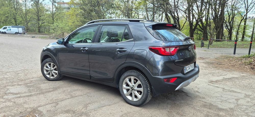 Kia stonic avtomat