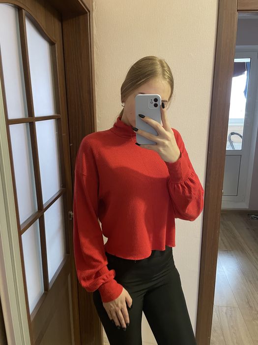 Кофта красная Bershka