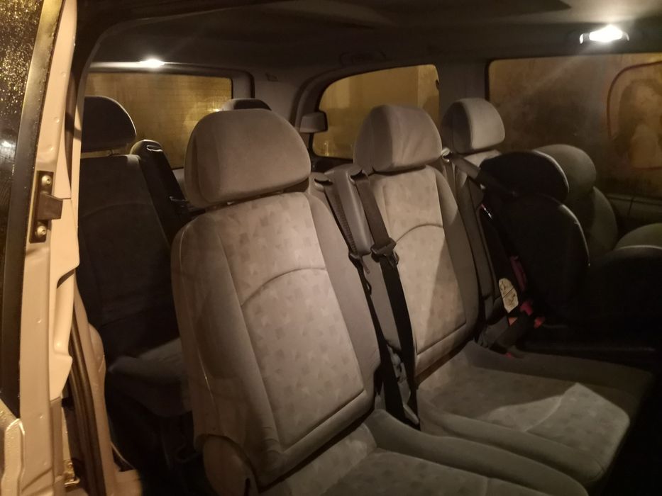 Carrinha Mercedes 6 a 9 lugares para férias ou turismo transferes