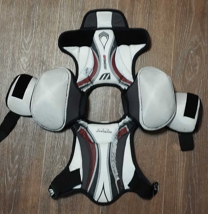 Нагрудник хокейний