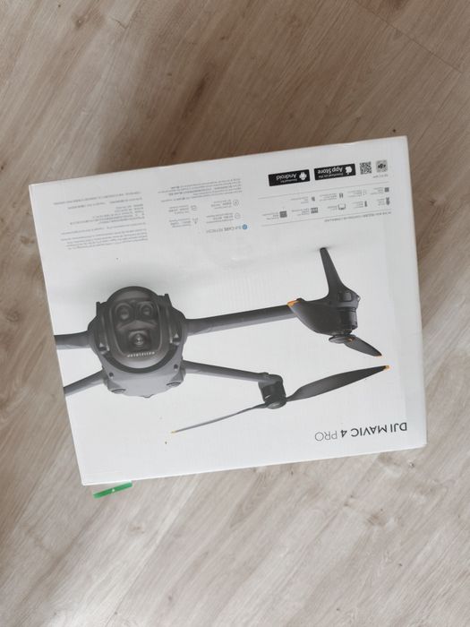 Nowy dron DJI Mavic 4 Pro - Fly More Combo -