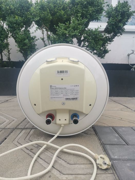 Нагревательный бак Electrolux 80l.