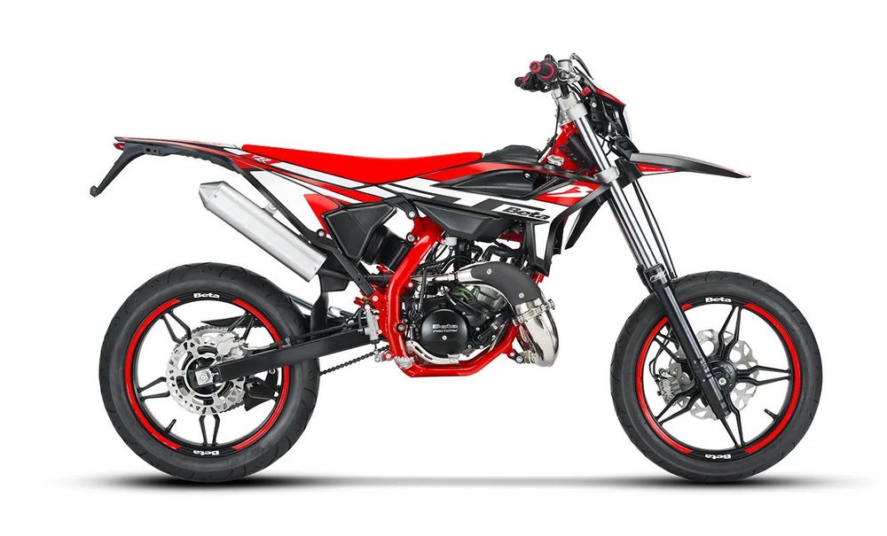 Beta Motard NOWA BETA RR MOTARD 50 2T MY26 | Black | 49,7 CM³ | 6 Biegów