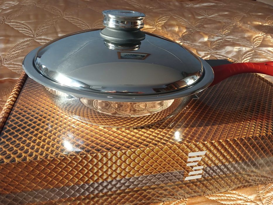 Сковорода фірми Цептер  нового дизайну