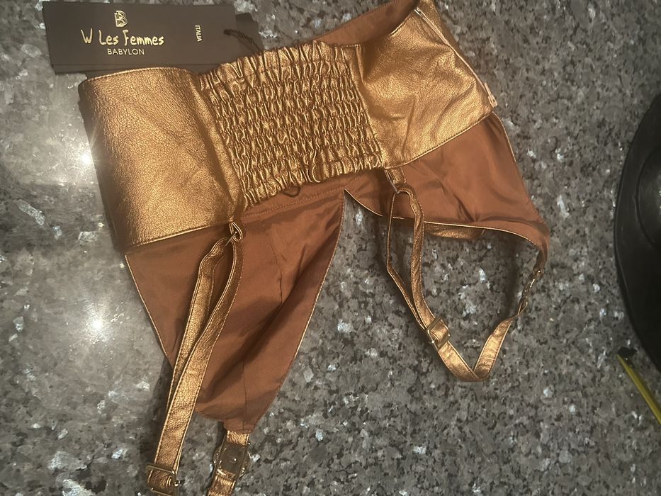 Śluczny topik skkrzany Babylon -zlote monety r.40/S