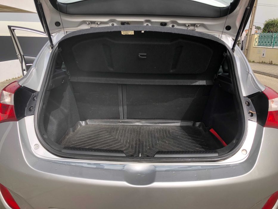 Hyundai I30   1.4 CRDI  Nacional