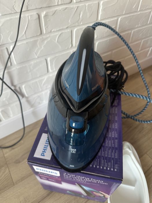 Праска з парогенератором Philips GC7846/80