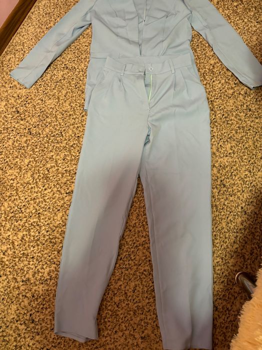 Гарний блакитний костюм розмір s m