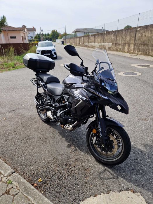 Mota TRK 502 ano 2024 com 8300kms cor cinza