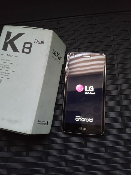 Telefon LG  K8 niesprawny
