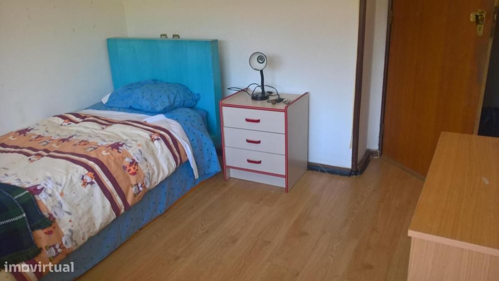 Quarto - localizado em Cidral Coimbra