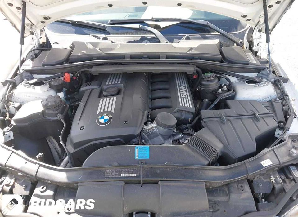 BMW E90 328i 2011 części