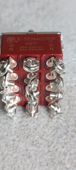 Переключатель трёхпозиционный