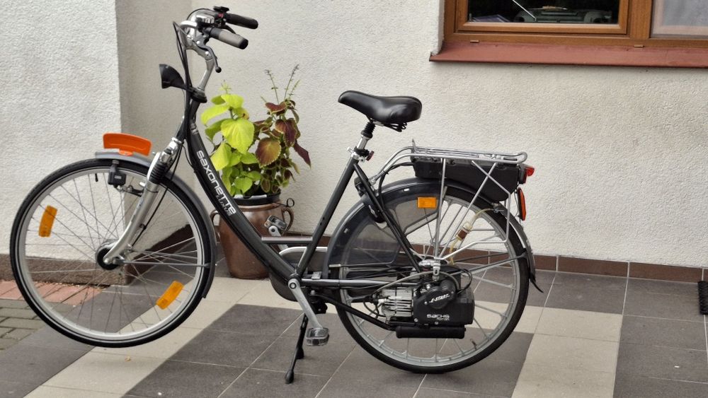 Rower z napędem spalinowym