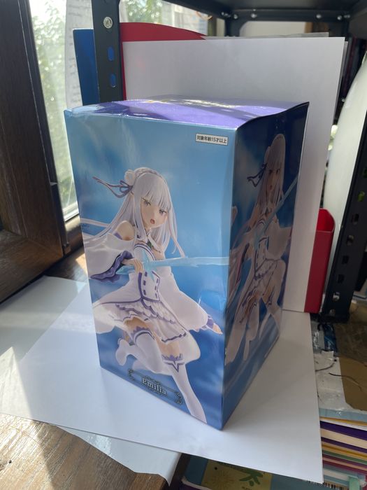 Нова, не вскрита. Оригінальна фігурка з Японіі Ємілія Емілія Re:Zero у коробці повна комплектація Emilia аніме