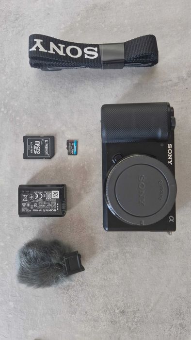 Sony ZVE-10 + Cage Small Rig + Baterias Extra