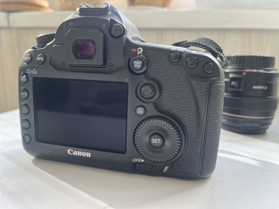 Фотоапарат Canon 5D Mark III