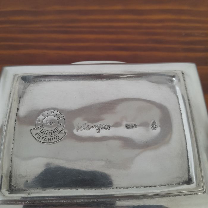 Caixa em estanho modelo exclusivo Chemical original outras peças