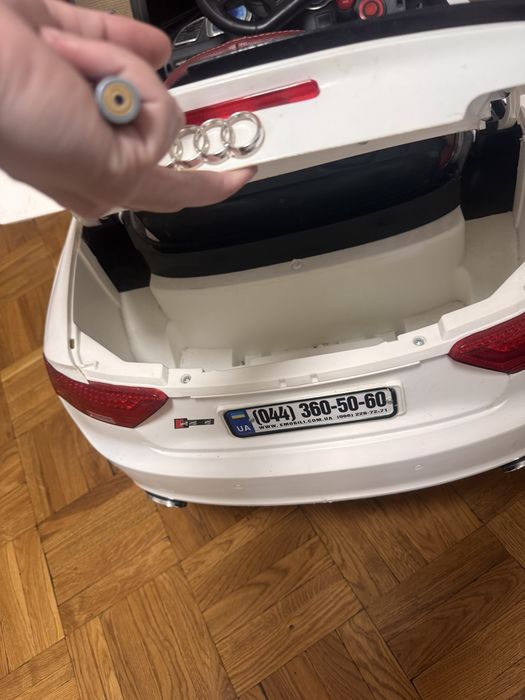Электромобиль детский