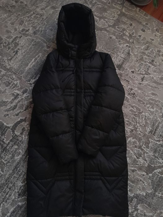 Зимова чорна куртка