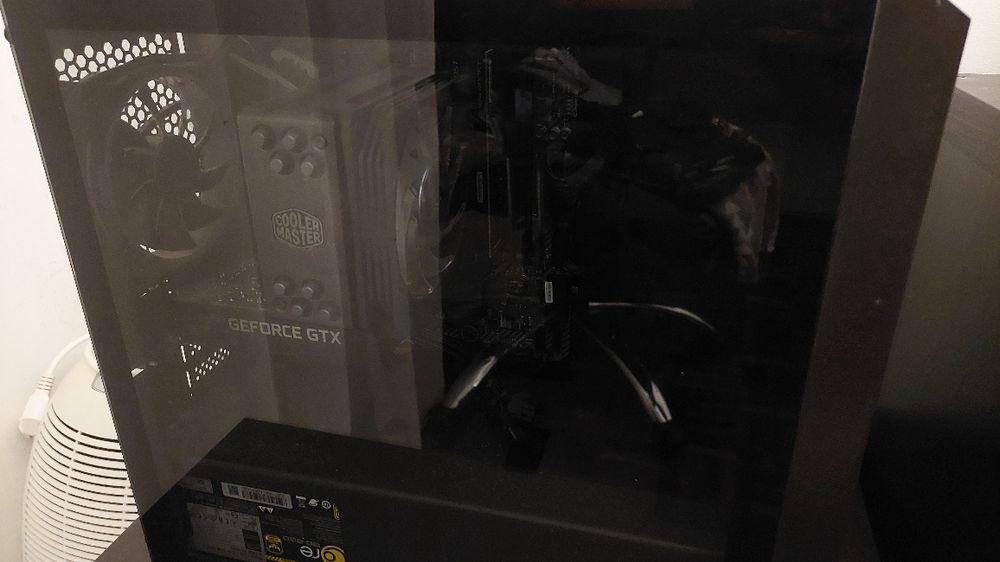 PC Gamer I7 9700, GTX1660TI, 16gbram