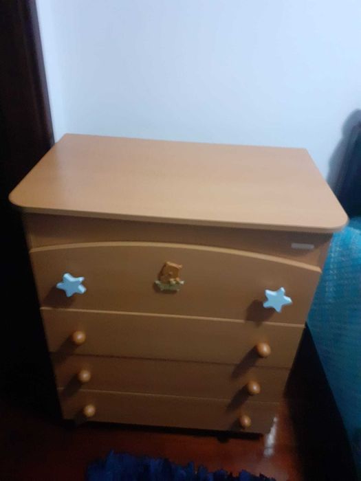 Berço de Bebé + cómoda com banheira + colchão