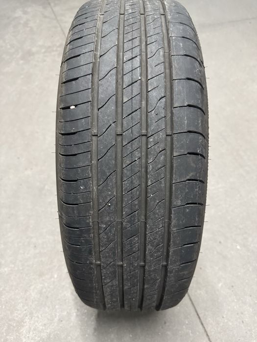 Pneu Good Year 215 60 R17