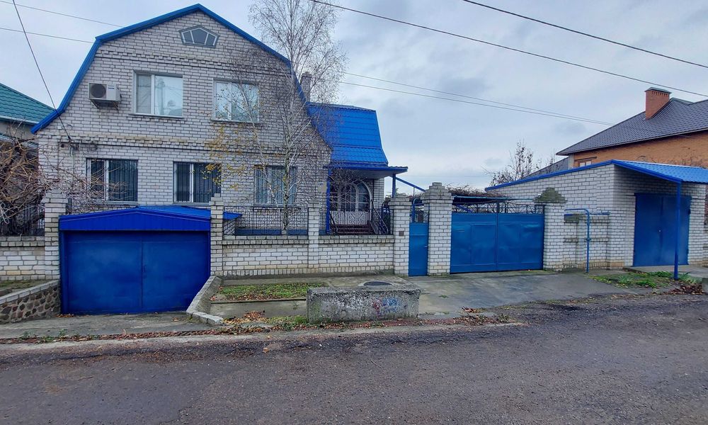 Продаю двухэтажный дом