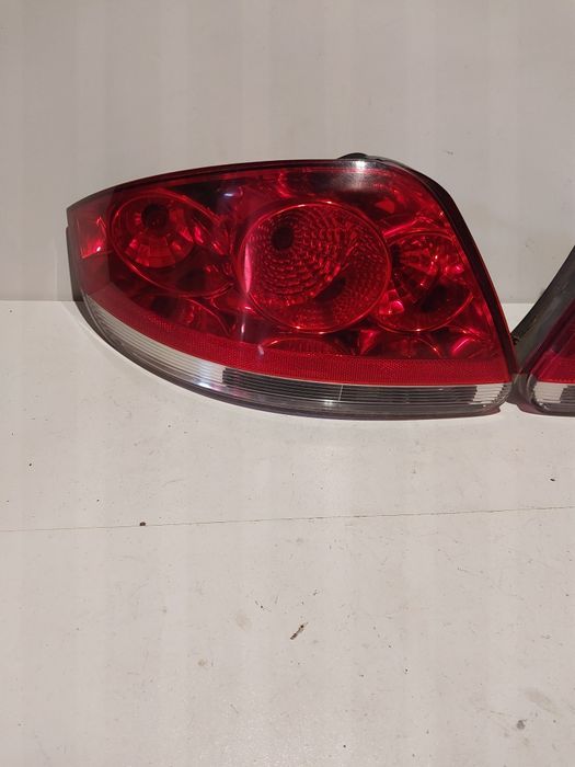 Fiat linea lampa tylna tył prawa lewa wkład lampy żarówek