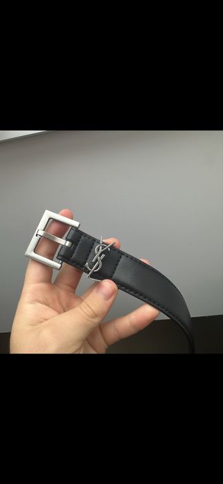 Pasek Yves Saint Laurent YSL srebrny kolor skóra lakierowana skórzany