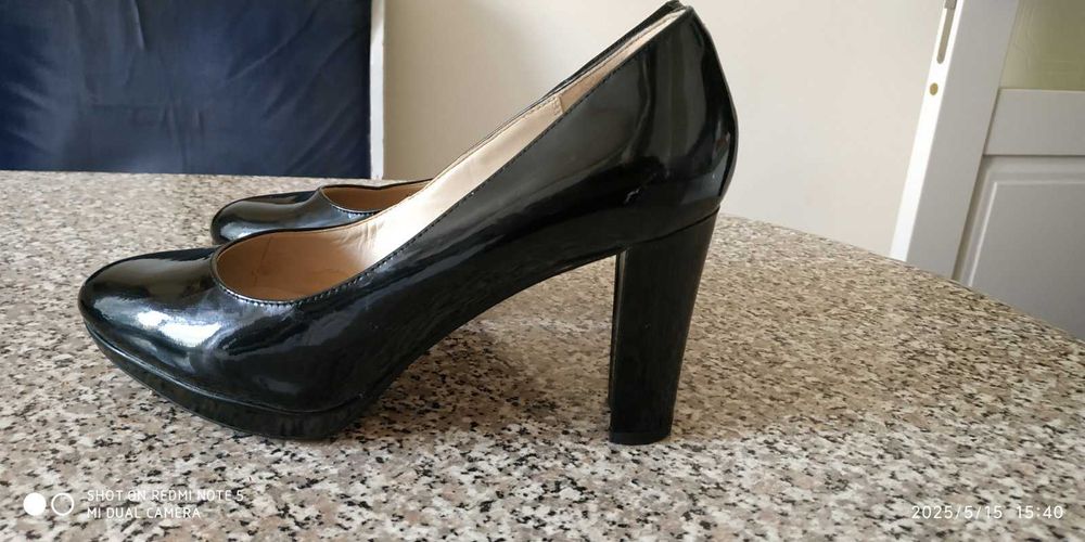 Класичні локовані туфлі Clarks 39 розмір