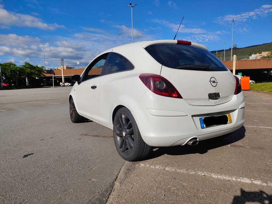 Opel Corsa Black Edition