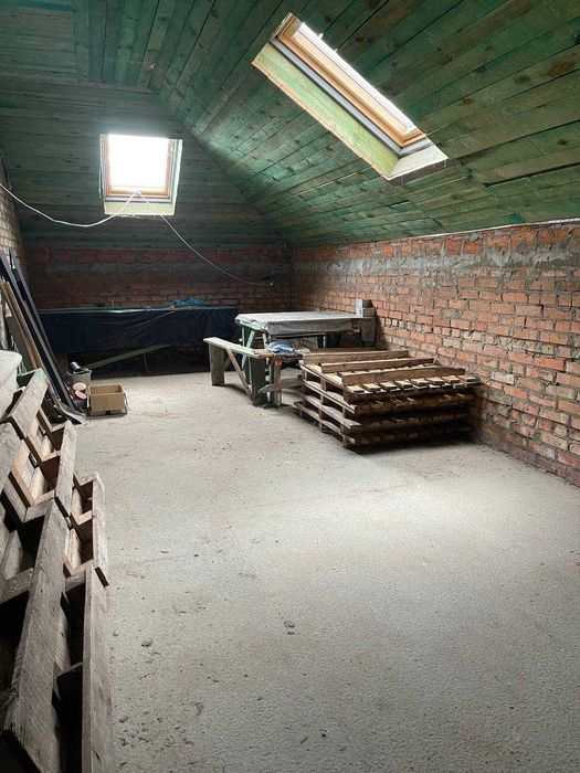 Продаж готового будинку з ділянкою та гаражем !