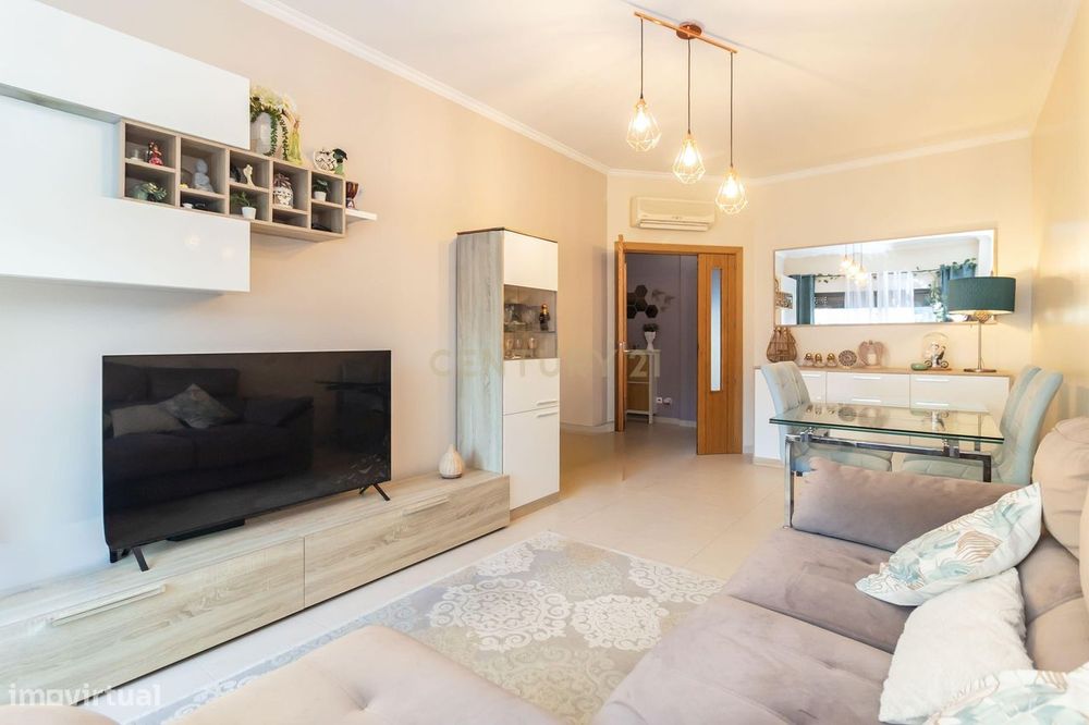Apartamento T3 com Parqueamento, Arrecadação e Terraço - Sobreda