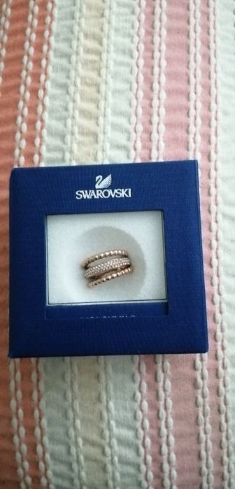Anel Swarovski novo na caixa