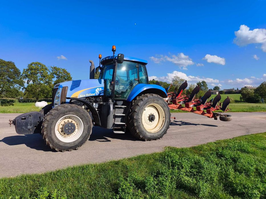 Case IH Magnum 315 New Holland T8