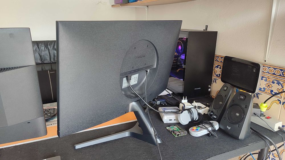 Monitor Samsung 28'' 4K U28R550UQUXEN  (com defeito)