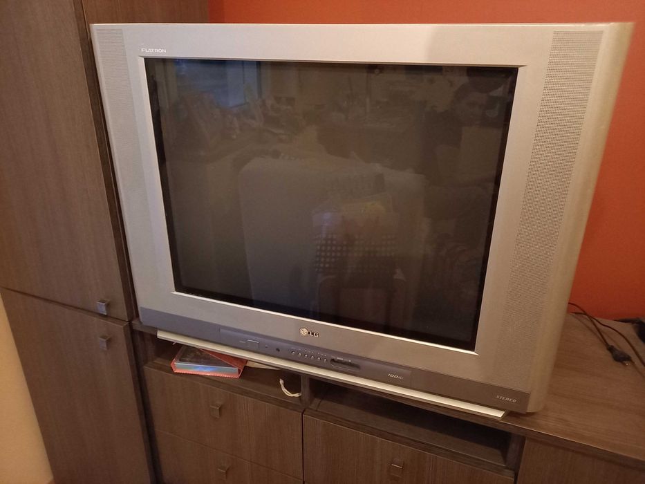 telewizor kineskopowy LG płski ekran