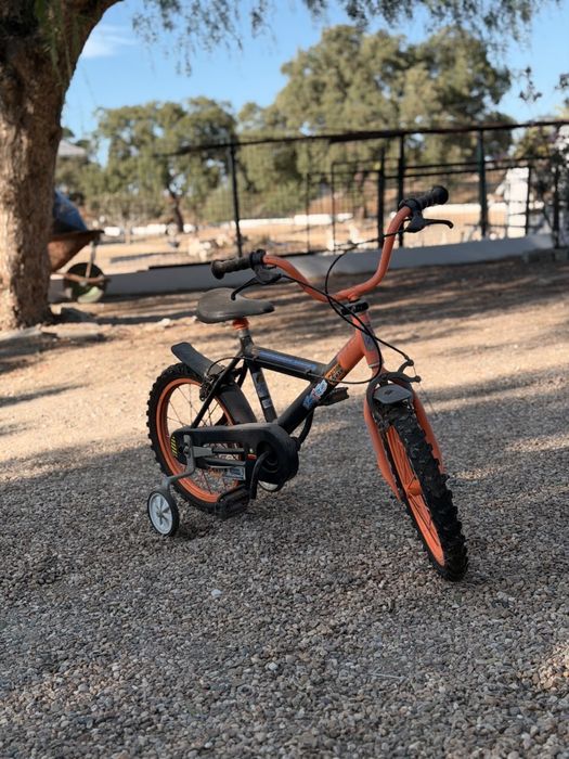 Bicicleta com rodas